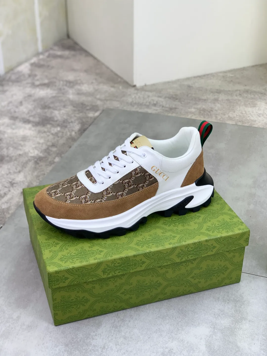 Men's shoes 💰P440💰[New model] (GUCCI) official website's latest 🎁🎁casual and fashionable men's shoes👟, hot style💥 style is simple and elegant, exclusive for trendy men. Unique official website's latest brand double G element 👑Gucci original style Decoration, fashionable and generous, made of original frosted calfskin ✅ fully imported first-layer pigskin lining, the official website specifies wear-resistant, lightweight original rubber casual outsole, classic model taken in real life 🎬38-44 (customized for 45) 4️⃣ colors available